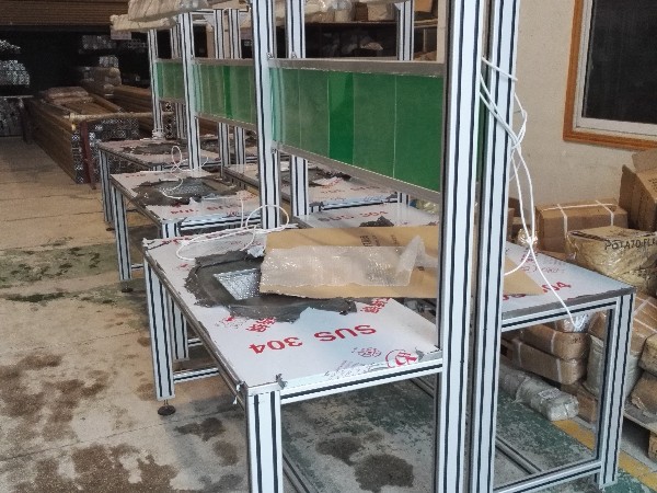 鋁型材搭建的南京防靜電工作臺有什么好處？