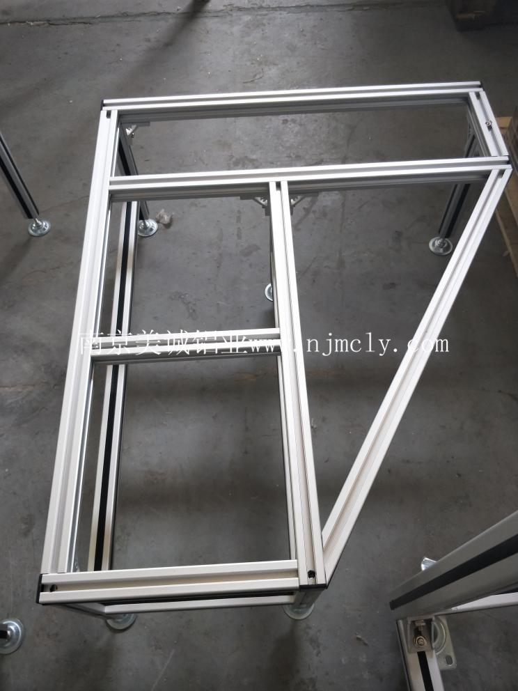 你知道氧化后的工業鋁型材框架優點嗎？01