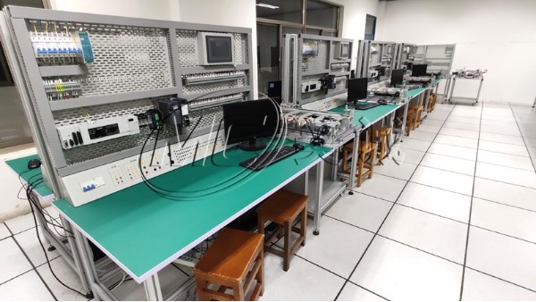 鋁型材PLC高校試驗(yàn)臺 鋁型材PLC高校試驗(yàn)臺